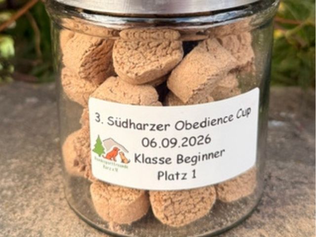Preis für den ersten Platz in der Beginner-Klasse beim 3. Südharzer Obedience Cup